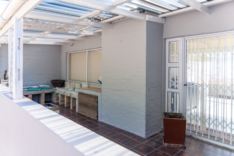 6 Bedroom Property for Sale in Fish Hoek Western Cape